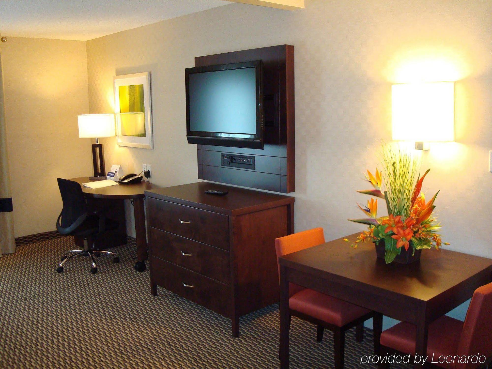 Holiday Inn Express Hotel & Suites Toronto - Markham, An Ihg Hotel Richmond Hill Room photo